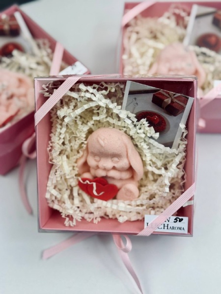 Мыльная история. Набор фигурного мыла Зайка с сердечком.