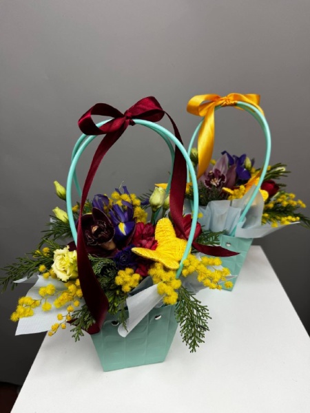 Композиция в сумочке с орхидеей Скоро Май (1)