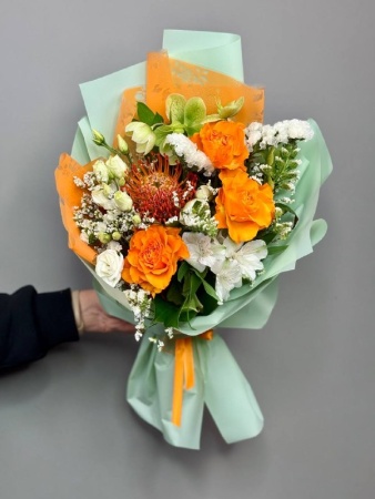 Букет Апельсинка с розами и нутаном  (3)