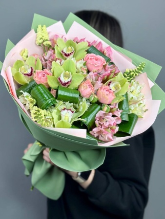 Букет Нектар с орхдеями альстромерией и розой  (2)