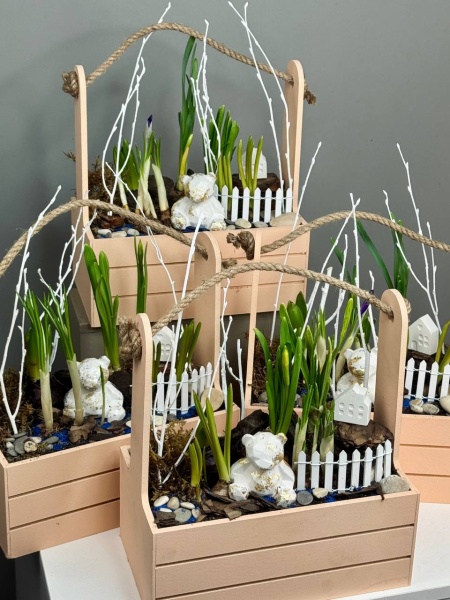 Композиция с первоцветами Сказки в лесу (2)