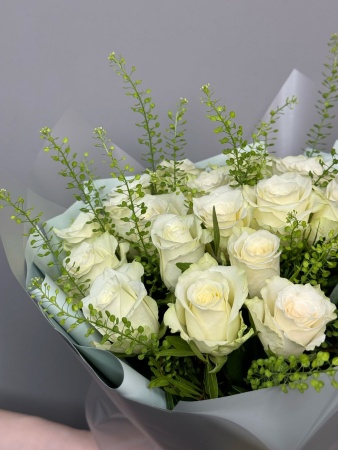 Букет моно 19 белых роз (2)