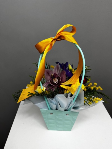 Композиция в сумочке с орхидеей Скоро Май (3)