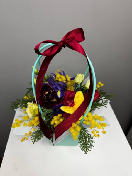 Композиция в сумочке с орхидеей Скоро Май (5)