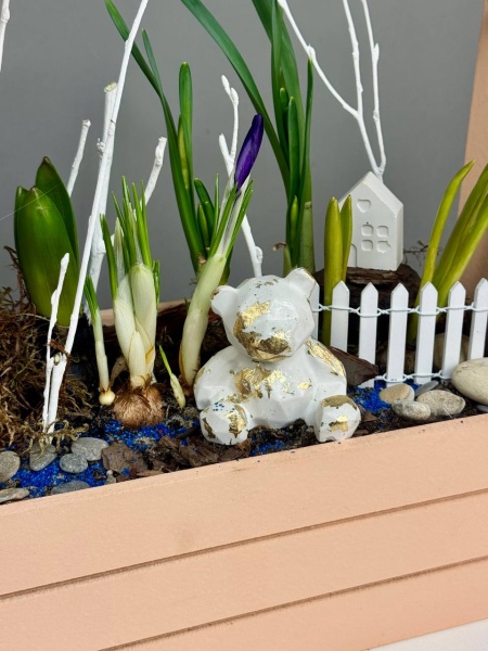 Композиция с первоцветами Сказки в лесу (5)