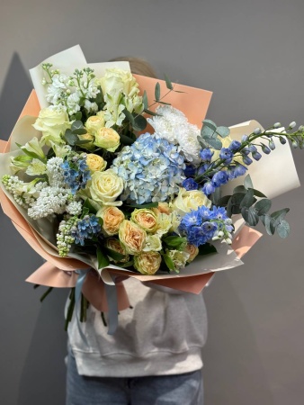Букет Лучанна с гортензией, сиренью и розами (4)