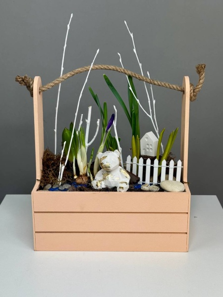 Композиция с первоцветами Сказки в лесу (1)