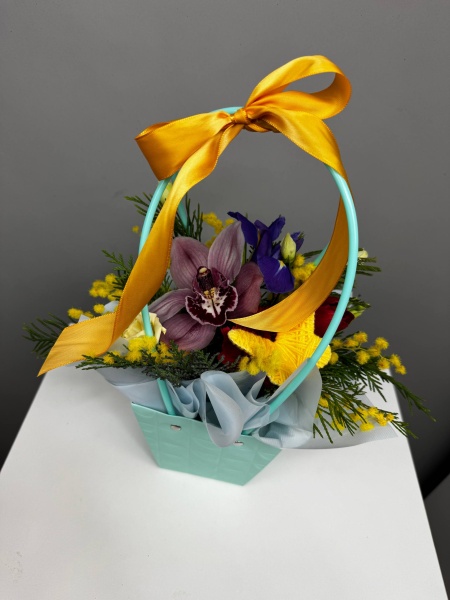 Композиция в сумочке с орхидеей Скоро Май (2)